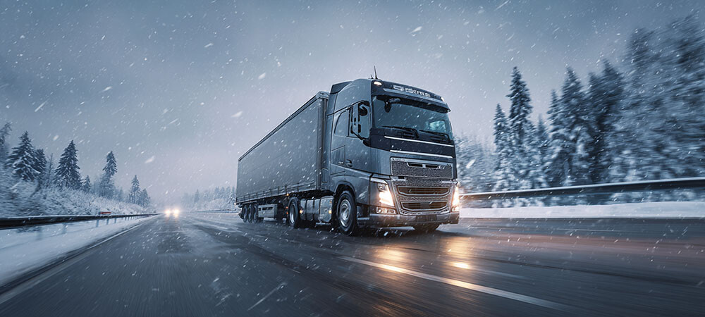 Грузоперевозки зимой: особенности, риски, чеклист подготовки